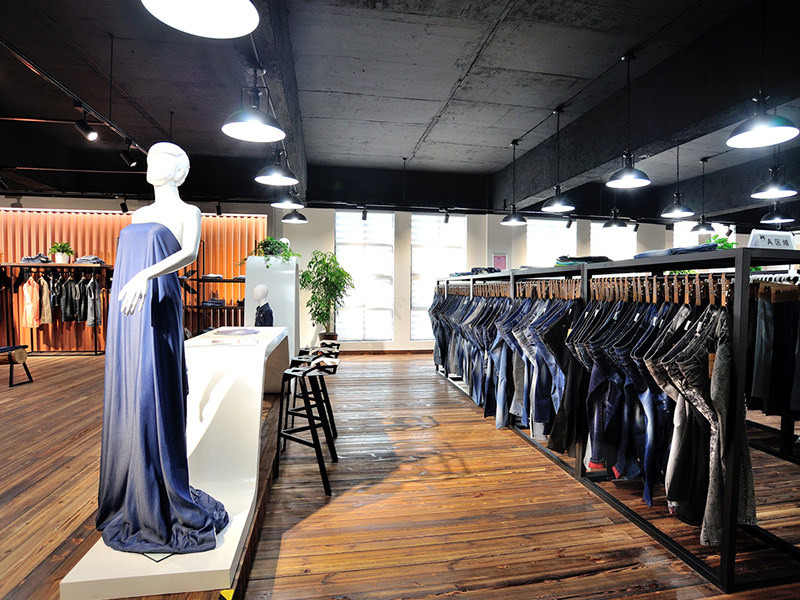 ag九游会登录入口:服装布料复合TPU膜磨砂技术探讨